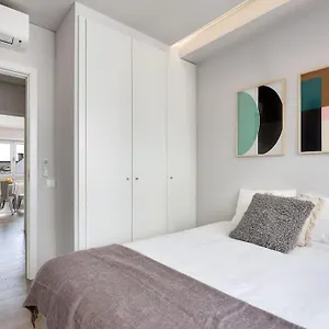  Apartment Central With Balcony